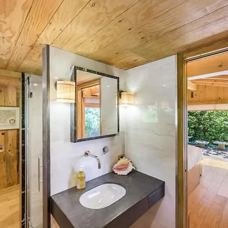Quiet, Beautiful And Stylish House In Saint-raphael Διαμέρισμα